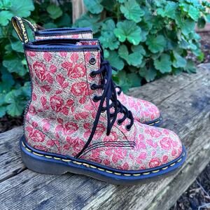 VTG 90's Dr Martens Roses England MIE Combat Boots Women's 7 US / 5 UK
